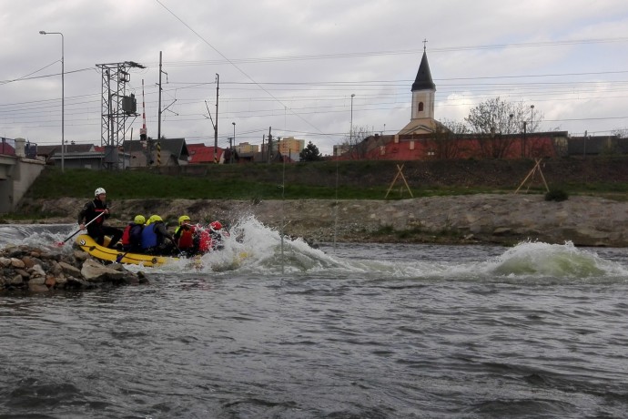 Rafting through Tahanovska wave on the Hornad river in Kosice